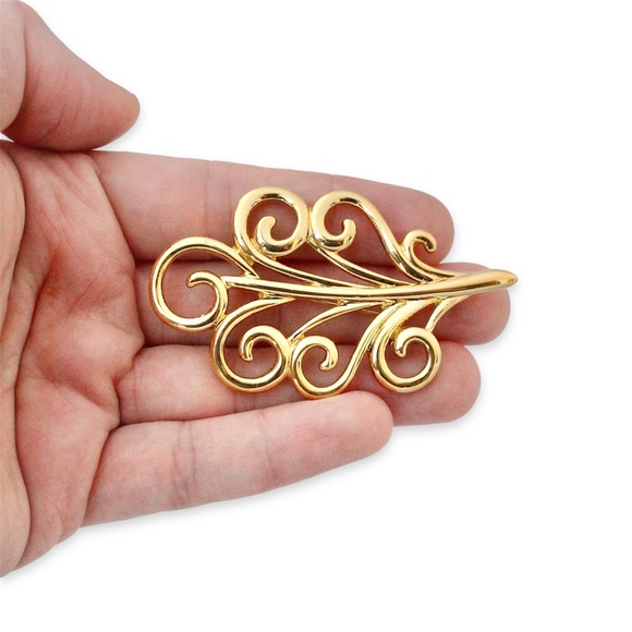 Vintage Monet Plume Brooch Gold Plated Feather Curly Swirl Extra Large Statement - Picture 2 of 4